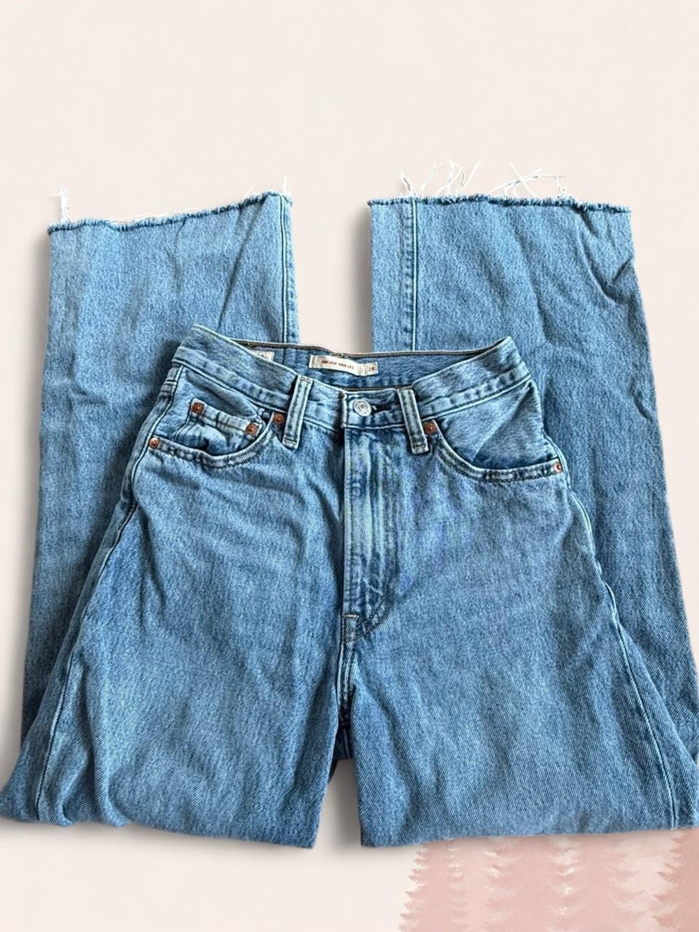 Levi’s Ribcage Wide Leg Jeans – Size 24